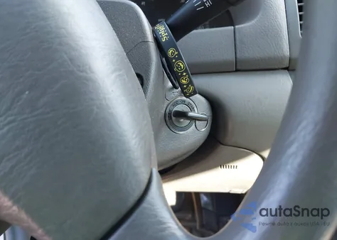 2004 Toyota Camry Le z USA, uszkodzony, nr VIN 4T1BE32K44U358285